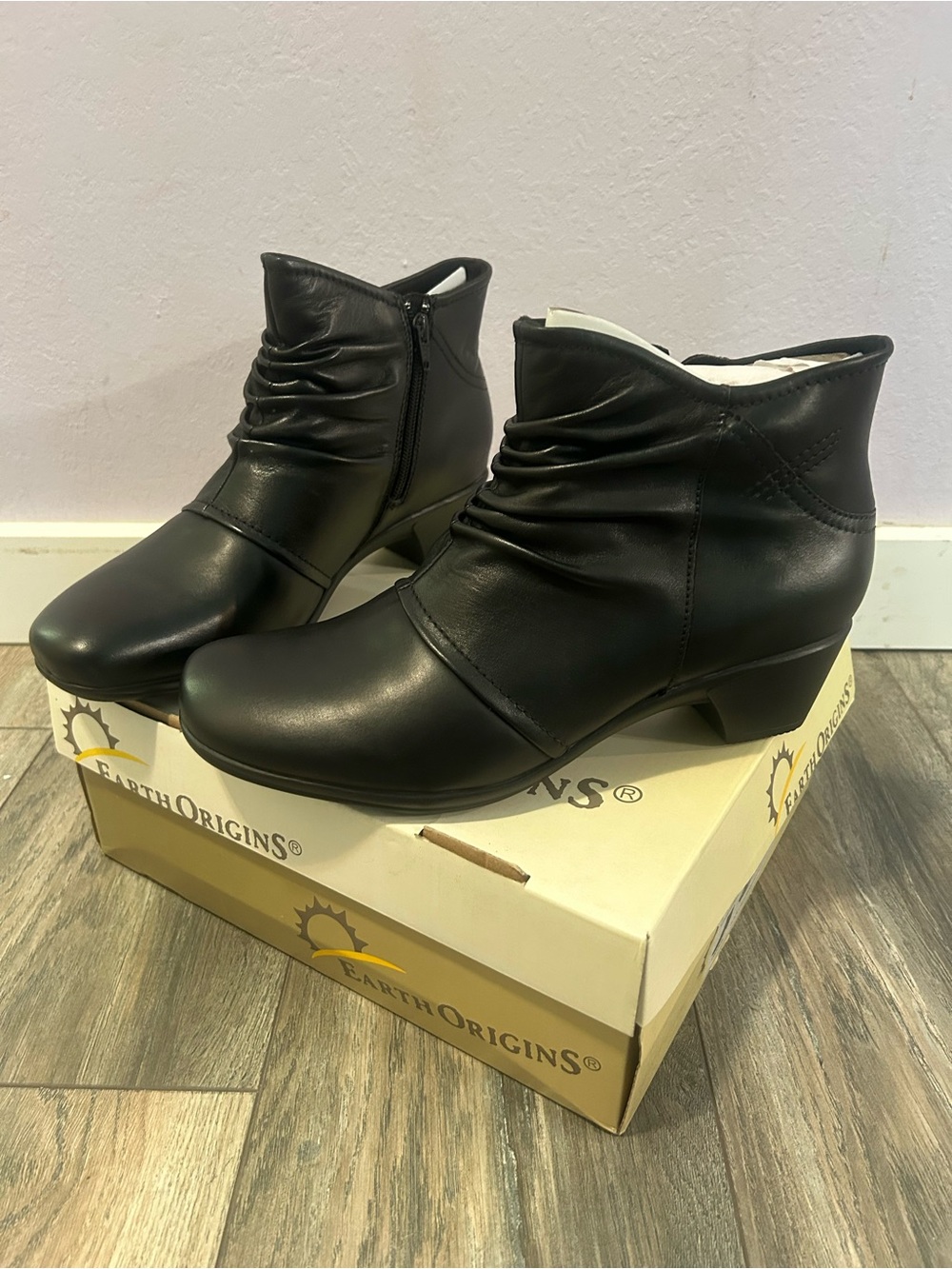 New in Box Earth Origins Black Cammie Boots Women’s 11 W